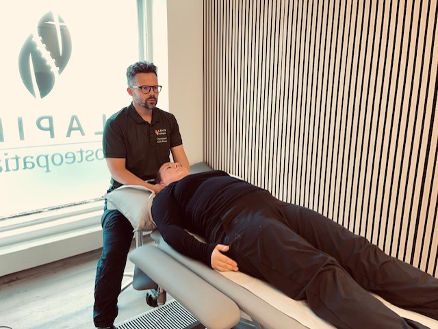 Osteopatiaan ja fysioterapiaan voi hakeutua monenlaisissa tilanteissa.